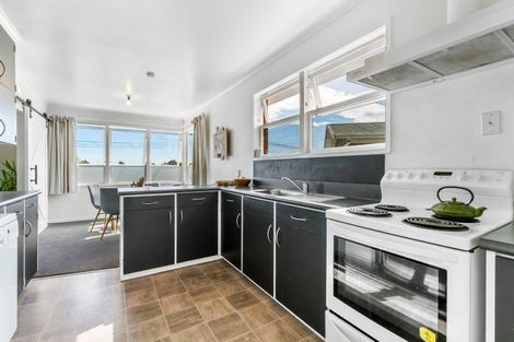 Photo of property in 5 Wanaka Place, Glenview, Hamilton, 3206