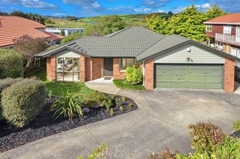 Photo of property in 40 Pukatea Avenue, Albany, Auckland, 0632