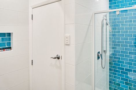 Photo of property in 40 Rona Street, Eastbourne, Lower Hutt, 5013