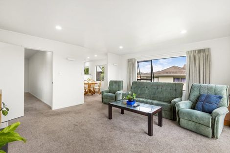 Photo of property in 3 Trevone Place, Forrest Hill, Auckland, 0620