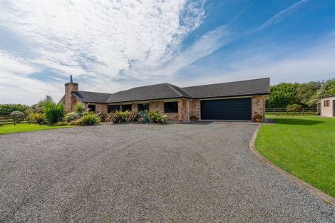 Photo of property in 13 Pukematawai Lane, Levin, 5571