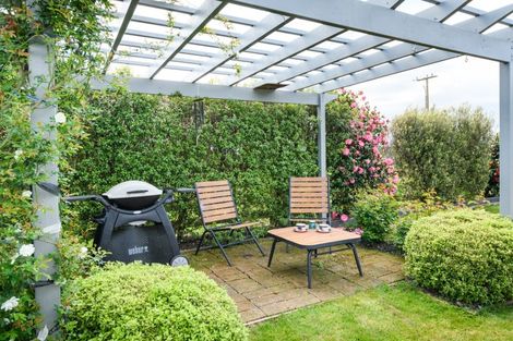 Photo of property in 31 Briarwood Road, Kelvin Grove, Palmerston North, 4470