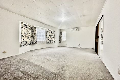 Photo of property in 2 Ulay Place, Clover Park, Auckland, 2019