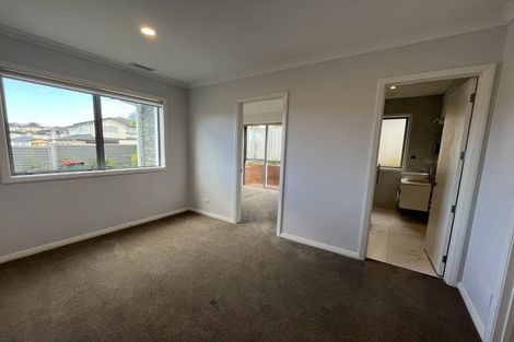 Photo of property in 26 Lagonda Rise, Oteha, Auckland, 0632