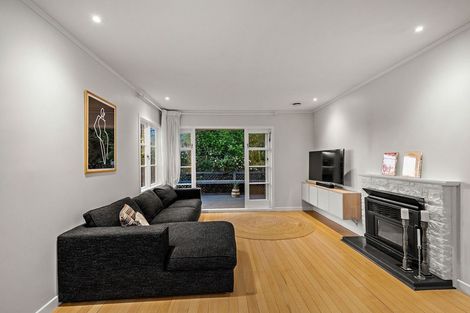 Photo of property in 9 Devon Street, Te Atatu South, Auckland, 0610