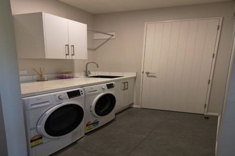 Photo of property in 52 Highlands Drive, Waipawa, 4210