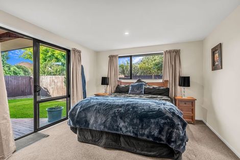 Photo of property in 10 Courtfield Close, Parklands, Christchurch, 8083