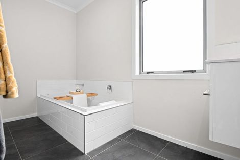 Photo of property in 12 Anna Jean Crescent, Flagstaff, Hamilton, 3210