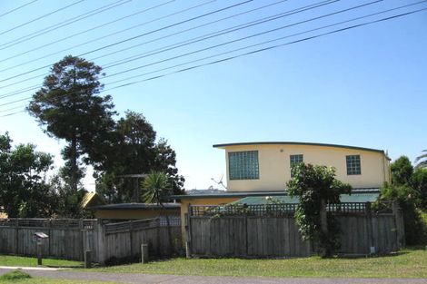 Photo of property in 801 East Coast Road, Northcross, Auckland, 0630
