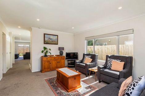 Photo of property in 6 Papahou Lane, Papatoetoe, Auckland, 2025