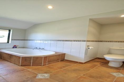 Photo of property in 1 Glenreagh Place, Torbay, Auckland, 0630