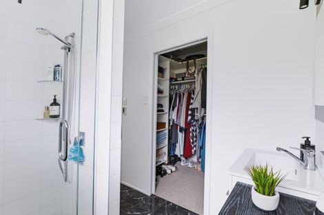 Photo of property in 172a Mangorei Road, Merrilands, New Plymouth, 4312