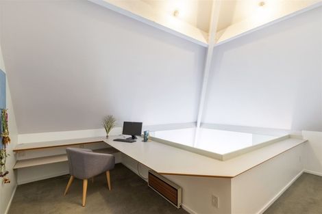 Photo of property in 2 Hobday Lane, Mount Pleasant, Christchurch, 8081