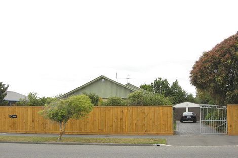 Photo of property in 27 Queenspark Drive, Parklands, Christchurch, 8083