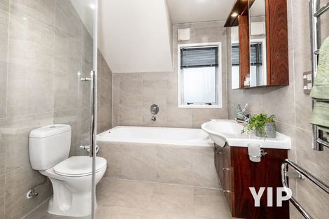 Photo of property in 41 Dress Circle, Newlands, Wellington, 6037