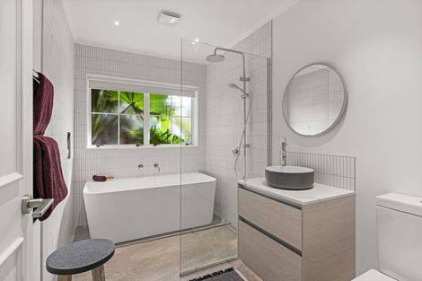 Photo of property in 1/19 Danbury Drive, Torbay, Auckland, 0630