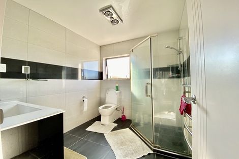 Photo of property in 35a Landon Avenue, Mangere East, Auckland, 2024