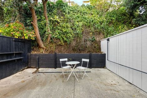 Photo of property in 23 Elizabeth Street, Mount Victoria, Wellington, 6011