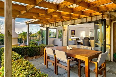 Photo of property in 254 Rimmer Road, Helensville, 0875