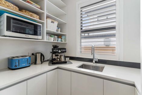 Photo of property in 80 Riverhead Point Drive, Riverhead, 0820