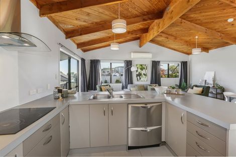 Photo of property in 21 Doncaster Terrace, Ascot Park, Porirua, 5024