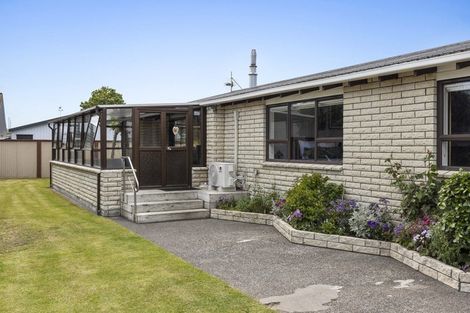 Photo of property in 10 Kamahi Avenue, Hawera, 4610