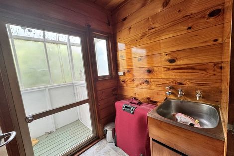 Photo of property in 12 Mellons Bay Road, Howick, Auckland, 2014