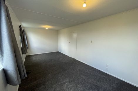 Photo of property in 96 Ruskin Road, Newlands, Wellington, 6037