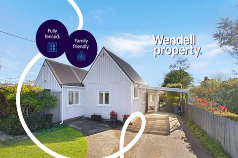 Photo of property in 74 Ferry Parade, Herald Island, Auckland, 0618