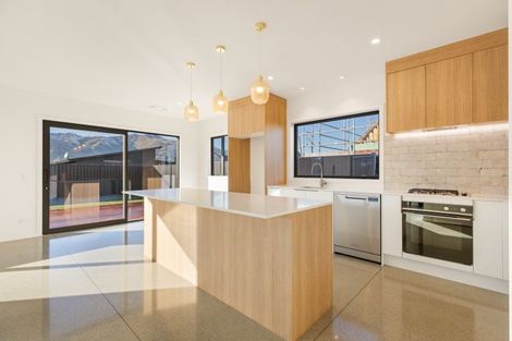 Photo of property in 5 Guthrie Street, Lake Hawea, 9382