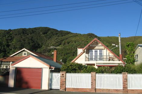Photo of property in 19 Pukatea Street, Eastbourne, Lower Hutt, 5013