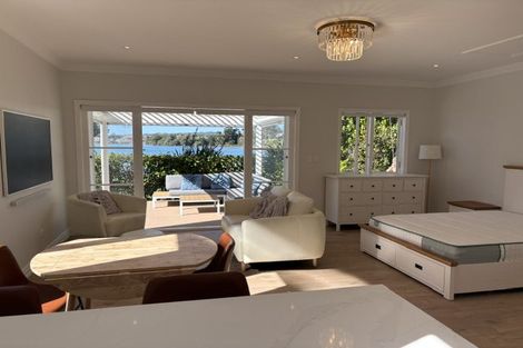 Photo of property in 43a Pohutukawa Avenue, Red Beach, 0932