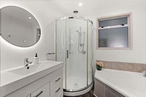 Photo of property in 2/807 Lyell Street, Akina, Hastings, 4122