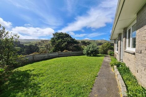 Photo of property in 21 Richmond Hill, Glenside, Wellington, 6037