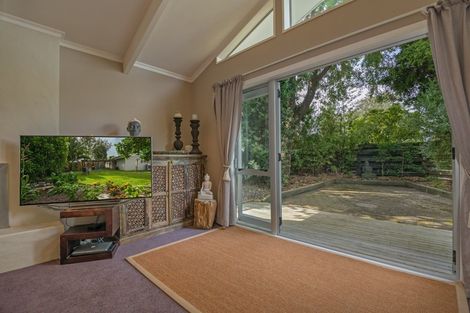 Photo of property in 16 Antrim Place, Hokowhitu, Palmerston North, 4410
