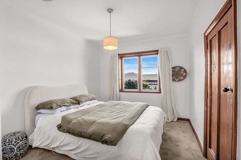 Photo of property in 121 Selwyn Street, Somerfield, Christchurch, 8024