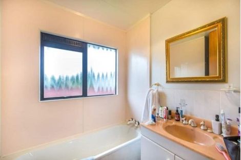 Photo of property in 20a Ocean View Road, Hatfields Beach, Orewa, 0931