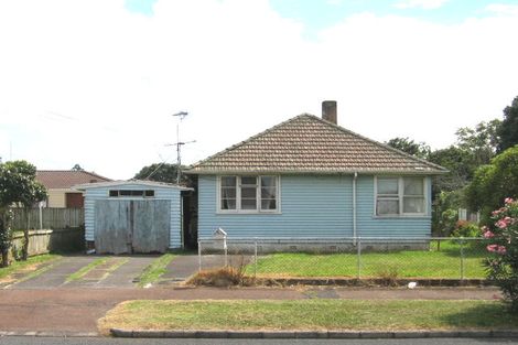 Photo of property in 15 Ropata Avenue, Point England, Auckland, 1072