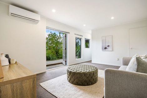 Photo of property in 27 Ferry Parade, Herald Island, Auckland, 0618