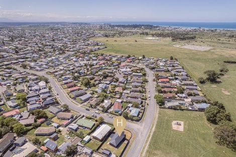Photo of property in 60 Saint Heliers Crescent, Aranui, Christchurch, 8061