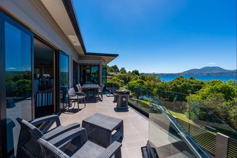 Photo of property in 809 Acacia Bay Road, Acacia Bay, Taupo, 3330