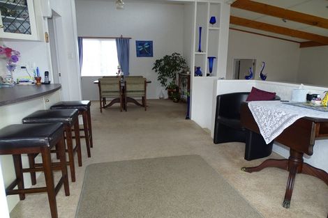 Photo of property in 1 Ohinemuri Place, Paeroa, 3600