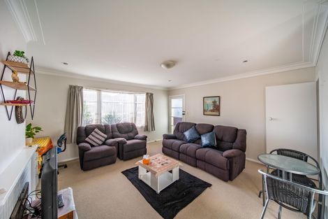 Photo of property in 2/8 Jennifer Place, Papatoetoe, Auckland, 2025