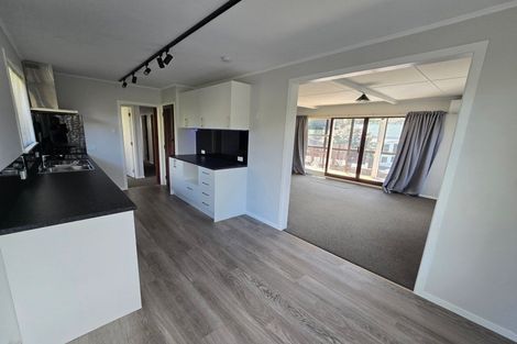 Photo of property in 53 Norana Road, Timberlea, Upper Hutt, 5018