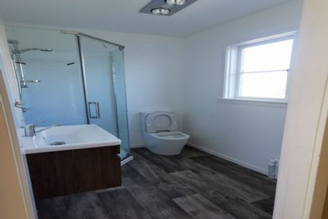 Photo of property in 17 Bateman Avenue, Bryndwr, Christchurch, 8053