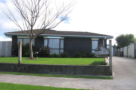 Photo of property in 53 Raglan Avenue, Cloverlea, Palmerston North, 4412