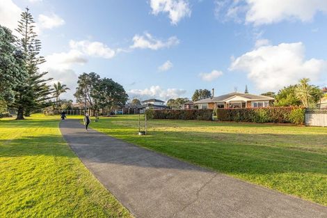 Photo of property in 48 Settlers Grove, Orewa, 0931