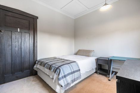 Photo of property in 1 Maungakiekie Avenue, Greenlane, Auckland, 1051