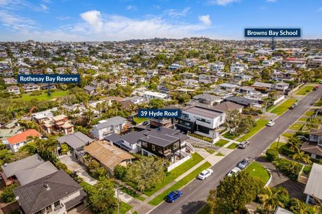 Photo of property in 39 Hyde Road, Rothesay Bay, Auckland, 0630