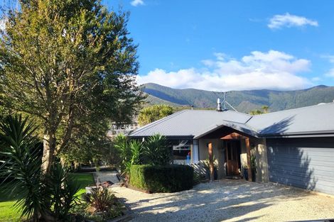 Photo of property in 8 The Anchorage, Waikawa, Picton, 7220